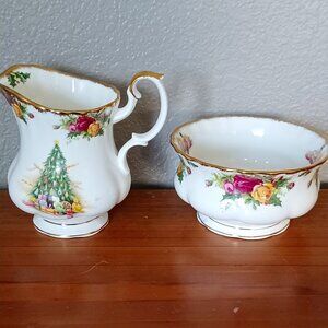 Vintage Royal Albert Christmas Magic Country Roses 1990 Creamer Sugar Bowl